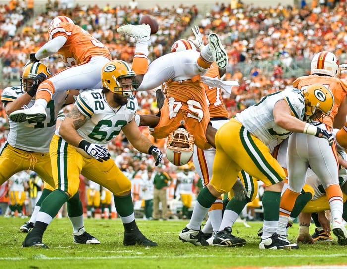 2009-Geno-Hayes-Evan-Dietrich-Smith-opp0-7205.jpg